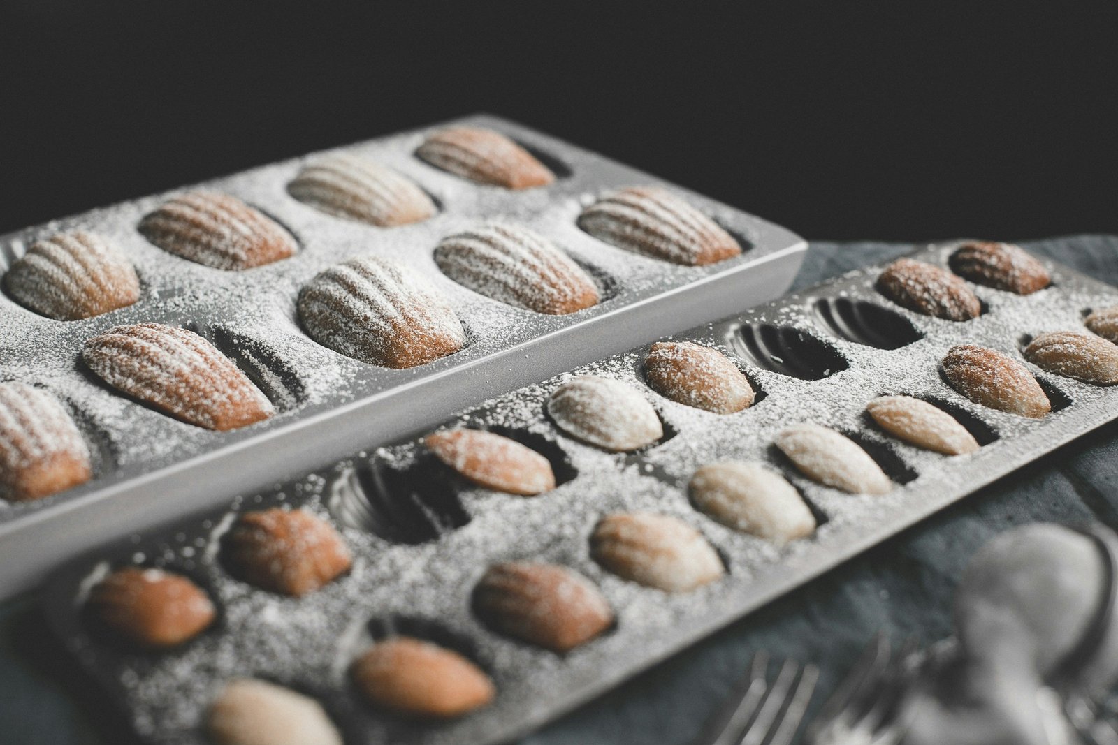 Gros plan sur de la nourriture, illustrant les goûts et souvenirs culinaires qui ne peuvent être évoqués mentalement